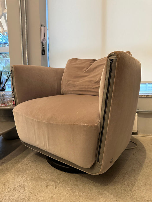 Poltrona “Artu” – Fendi