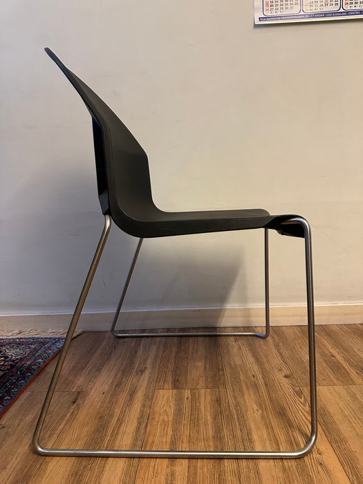 Cadeira Empilhável "Troy" Preta – Marcel Wanders para Magis