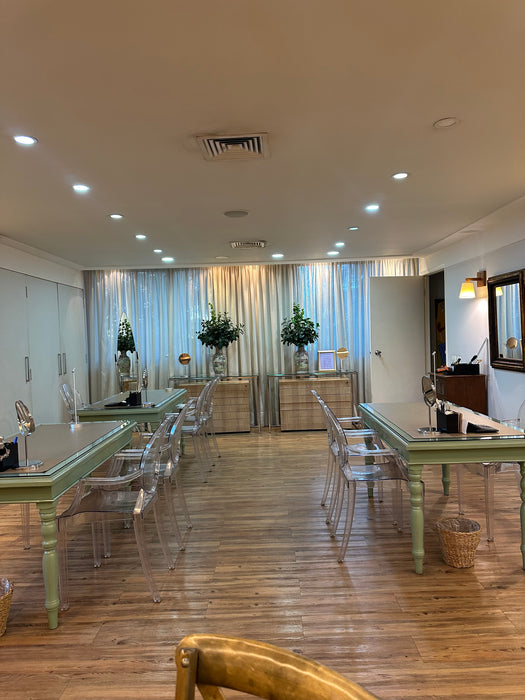 Mesa em Laca Verde com Vidro