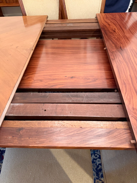 Mesa de Jantar Extensível com 12 Cadeiras