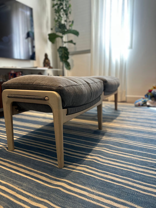 Par de Pufes "Alice"em Lona - Aristeu Pires