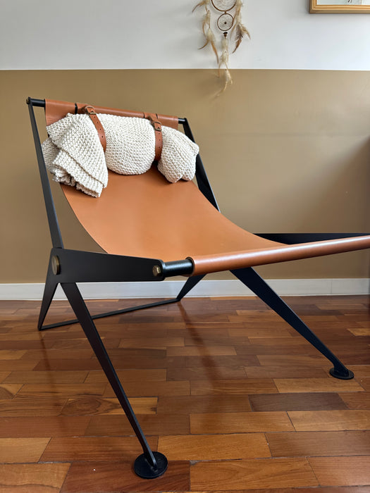 Poltrona "Pliant Bloomer" – Felipe Protti para Prototype