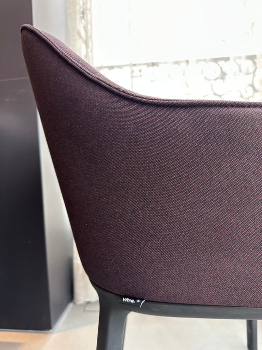 Conjunto com 8 Cadeiras “Soft Shell” com Braços – Ronan & Erwan Bouroullec para Vitra