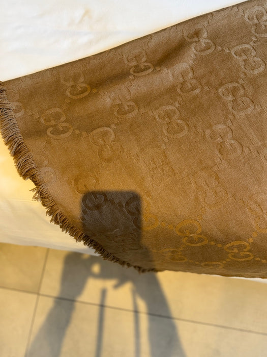 Manta e Par de Almofadas Decorativas - Gucci