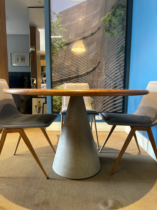 Mesa de Jantar Redonda "Cone" – Alfio Lisi para Dpot