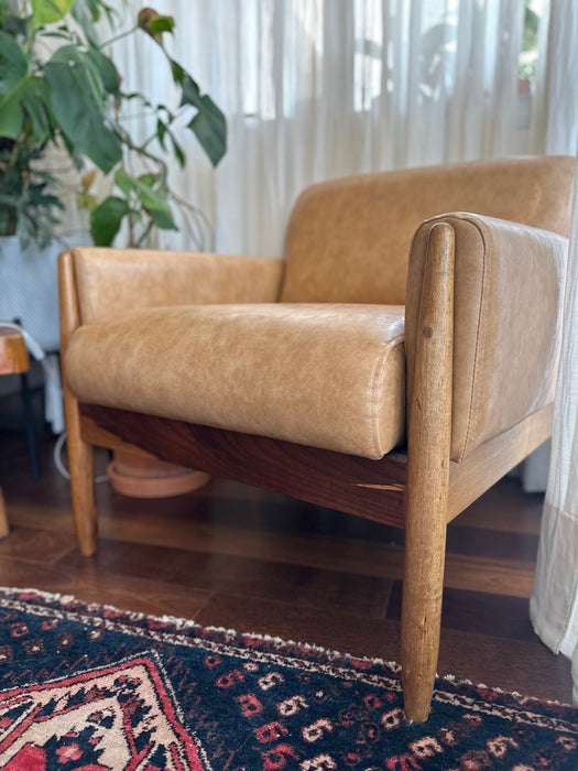 Poltrona "Tripoli" em Couro - Desmobilia