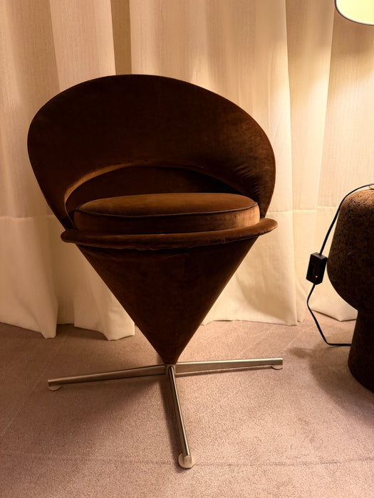 Poltrona "Cone Chair"  Marrom - Verner Panton para Vitra