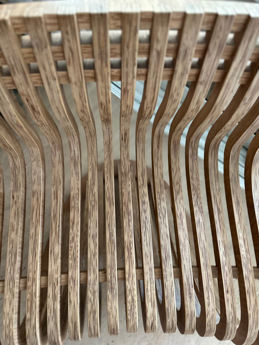 Poltrona “Pantosh” – Lattoog