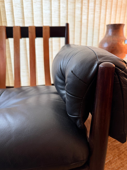 Poltrona "Meia Pataca" com Banqueta Vintage em Imbuia – Sergio Rodrigues