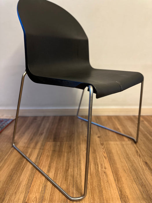 Cadeira Empilhável "Troy" Preta – Marcel Wanders para Magis