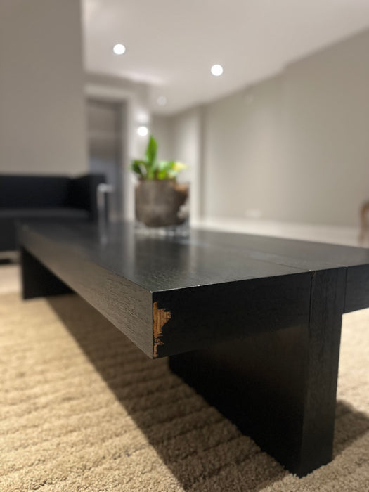 Mesa de Centro “Nobu” Preta – Érea