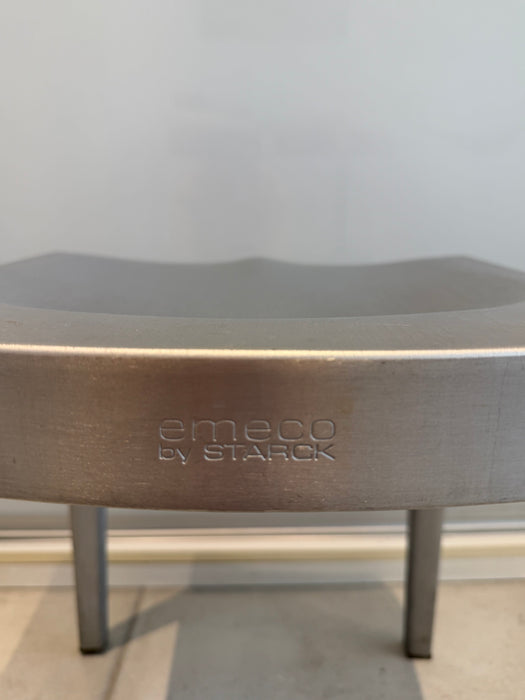 Conjunto com 8 Cadeiras “HUD” (2 Foscas e 6 Brilhantes) – Philippe Starck para Emeco