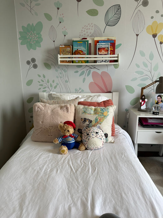 Quarto Infantil para 2 pessoas ( Inclui: 2 Camas Infantil (colchão Incluso) + Par de Mesas laterais + Par de Estantes + Par de Escrivaninhas)