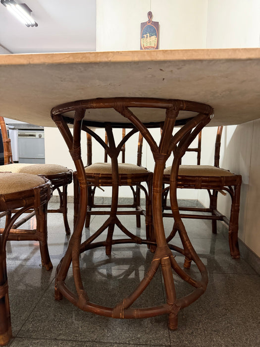 Mesa de Jantar com 8 Cadeiras em Bambu