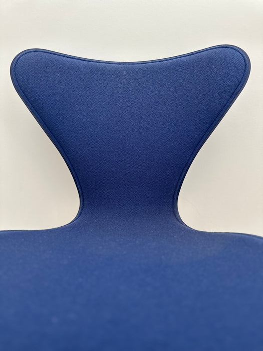 Par de Cadeiras "Serie 7" - Arne Jacobsen para Fritz  Hansen