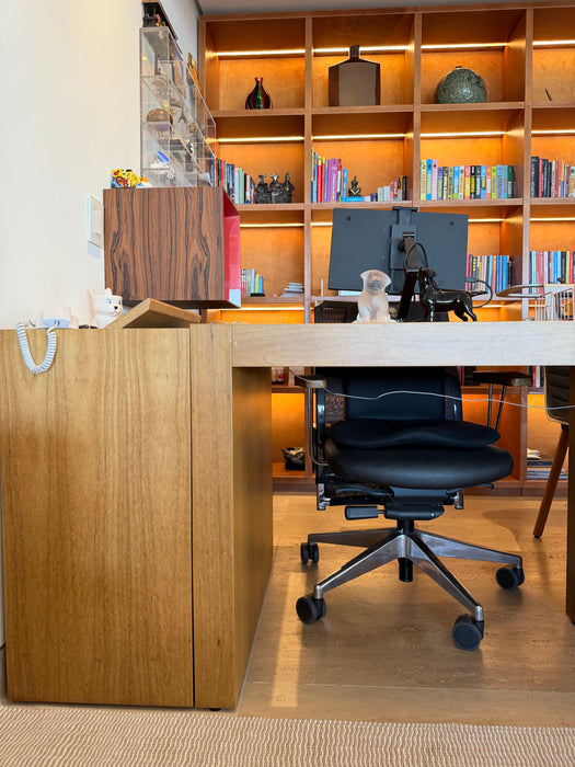 Mesa de Escritório "Catetete" com 2 Nichos de Parede – Ivan Rezende para Dpot