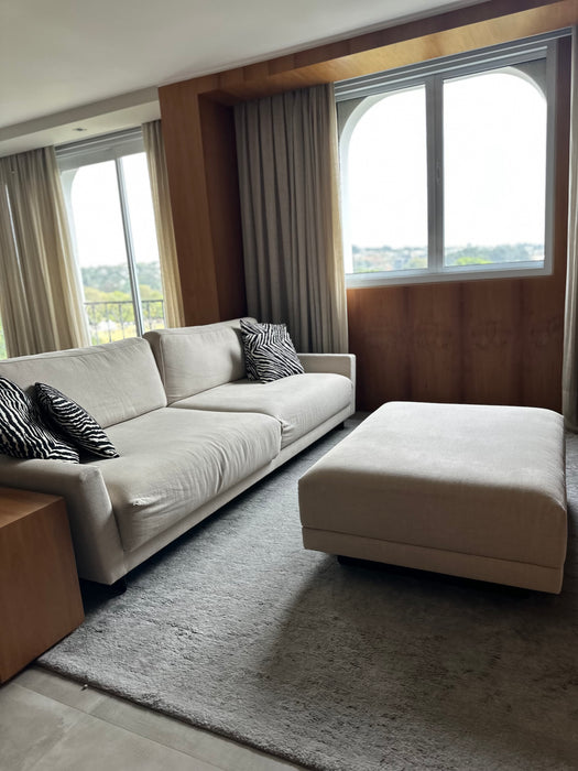 Sofá com Pufe e Aparador – Micasa / Marcenaria (aparador)