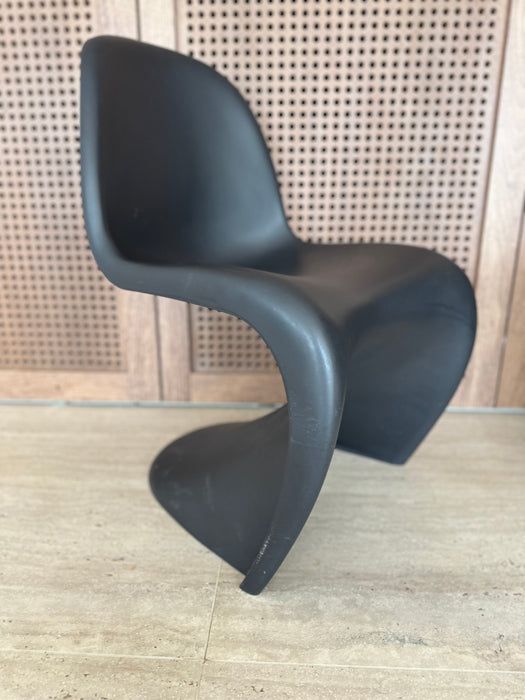 Par de Cadeiras “Panton” – Verner Panton para Vitra