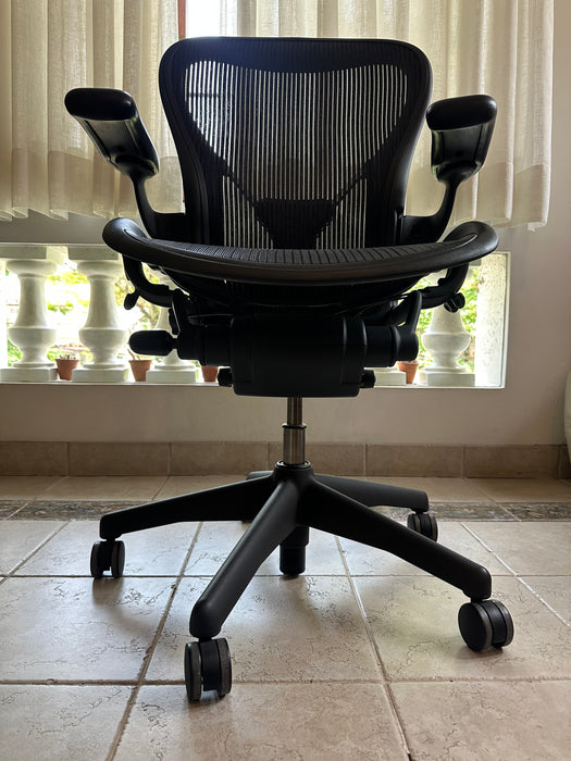Cadeira "Aeron C" – Herman Miller