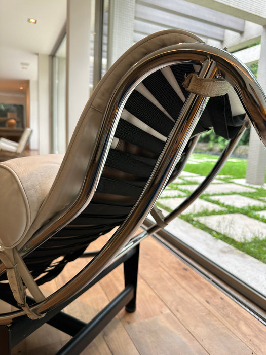 Chaise “LC4” – Le Corbusier para Montenapoleone