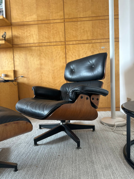 Poltrona “Eames Lounge” com Banqueta – Charles & Ray Eames / Herman Miller para Móveis Tepperman