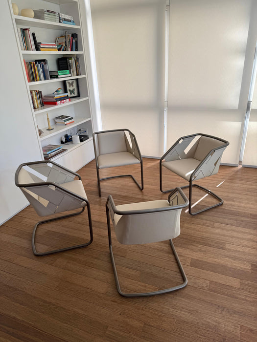 Conjunto de 4 Cadeiras "Mollis" - Doimo