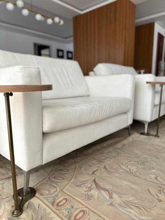 Par de Poltronas (não acompanha mesa auxiliar)