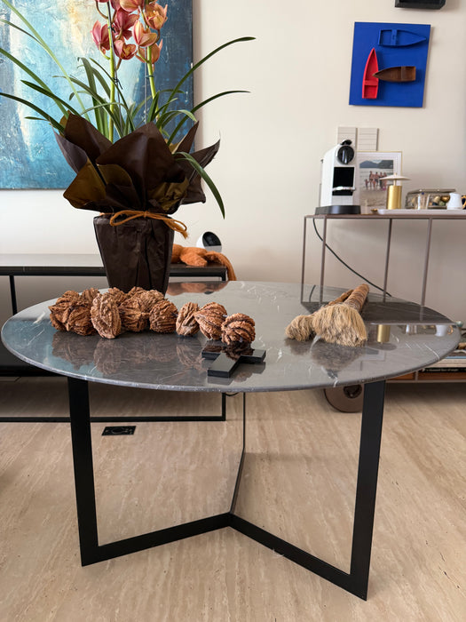 Mesa de Apoio com Tampo em Mármore