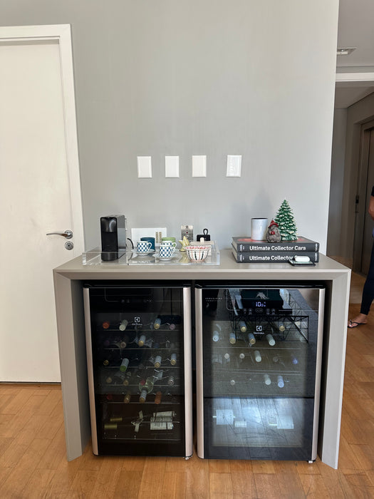 Aparador em Laca Cinza (adegas não inclusas)