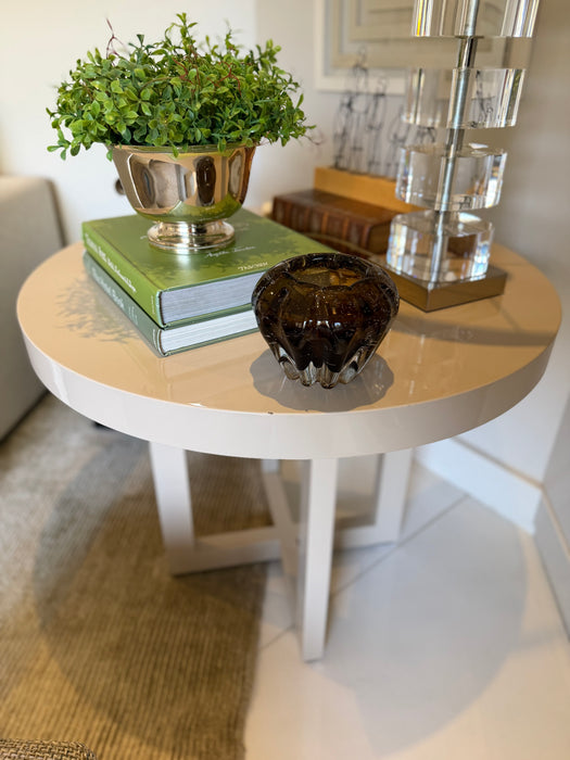 Mesa Lateral em Laca – Breton