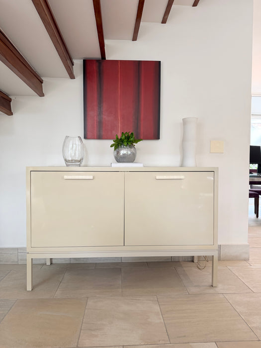 Buffet em Laca 2 Portas