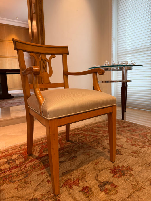 Par de Cadeiras Clássicas em Estilo Biedermeier