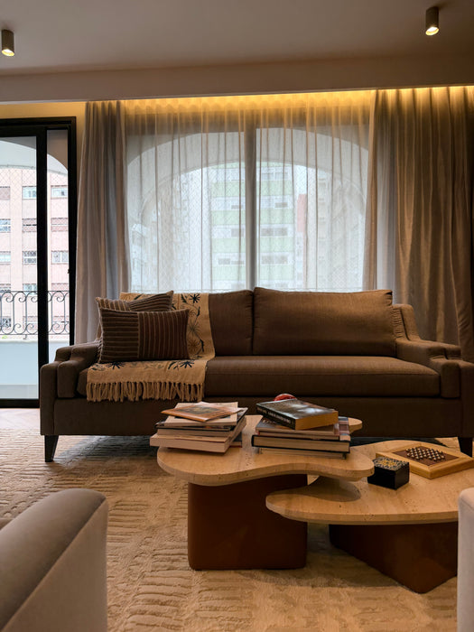 Sofá "Nola" de 3 Lugares em Tweed Cinza – Arteriors