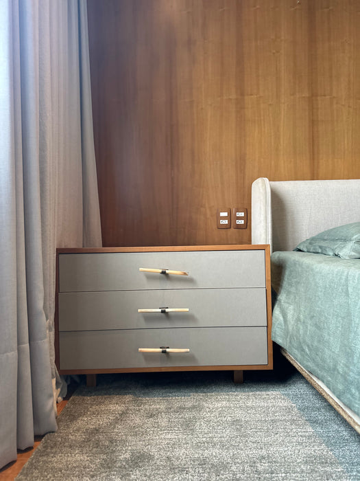 Par de Mesas de Cabeceira