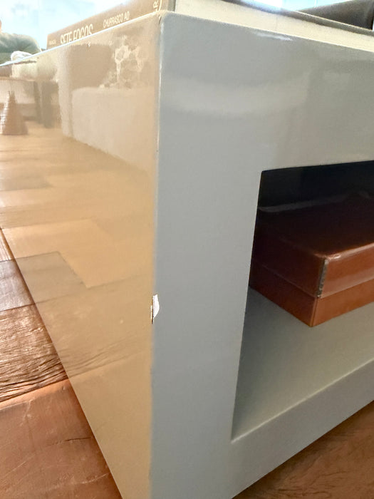 Mesa de Centro em Laca