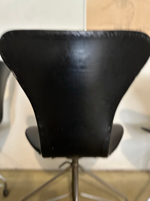 Conjunto de 3 Cadeiras de Escritório "Ant" com Rodízios – Arne Jacobsen para Forma