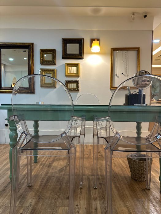 Mesa em Laca Verde com Vidro