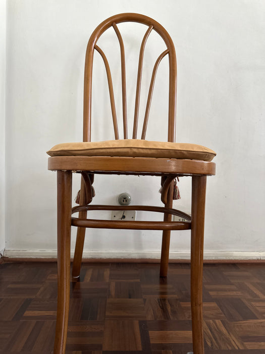 Mesa de Jantar com 8 Cadeiras – Thonet