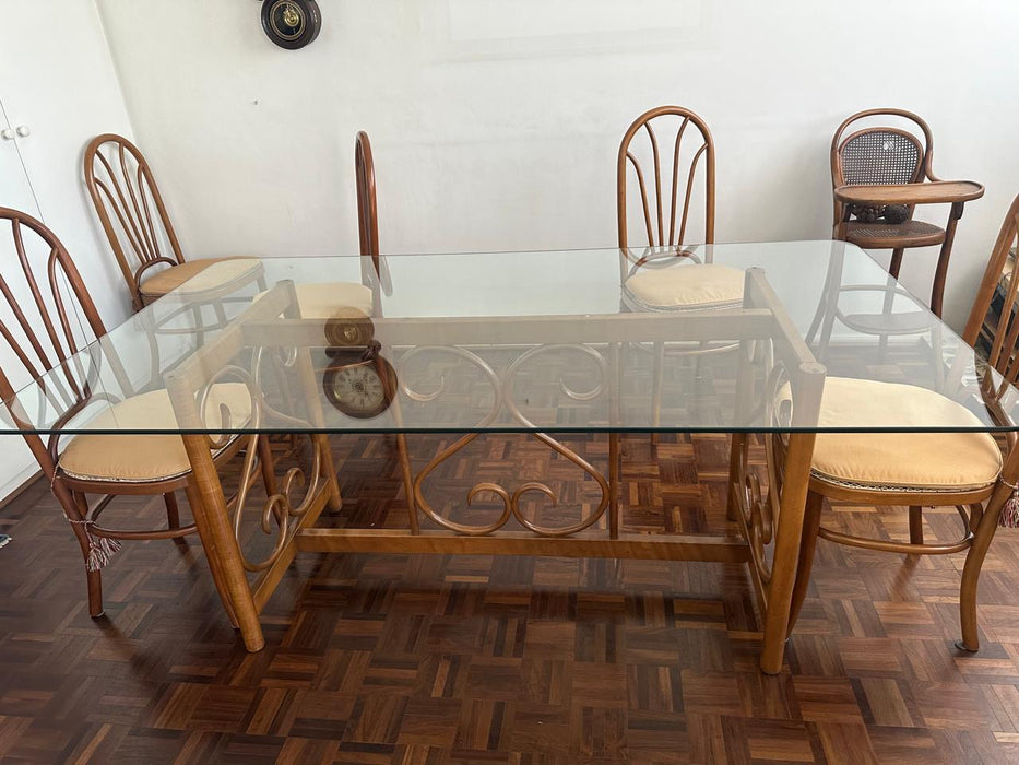 Mesa de Jantar com 8 Cadeiras – Thonet