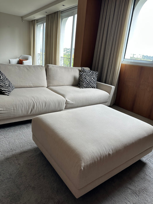 Sofá com Pufe e Aparador – Micasa / Marcenaria (aparador)