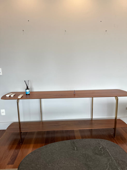 Aparador em Madeira com Pés Dourados