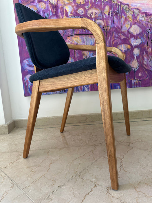 Conjunto de 10 Cadeiras "Omar" em Camurça - Rejane Carvalho Leite para Dpot