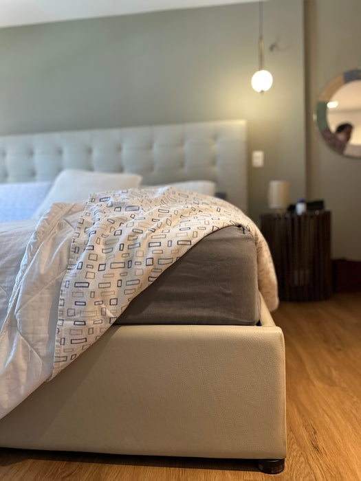 Cama King Size em Couro Natural (colchão Incluso)