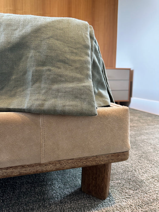 Cama King Size "Rimini" (colchão incluso) - Isabelle de Mari para Olho Interni