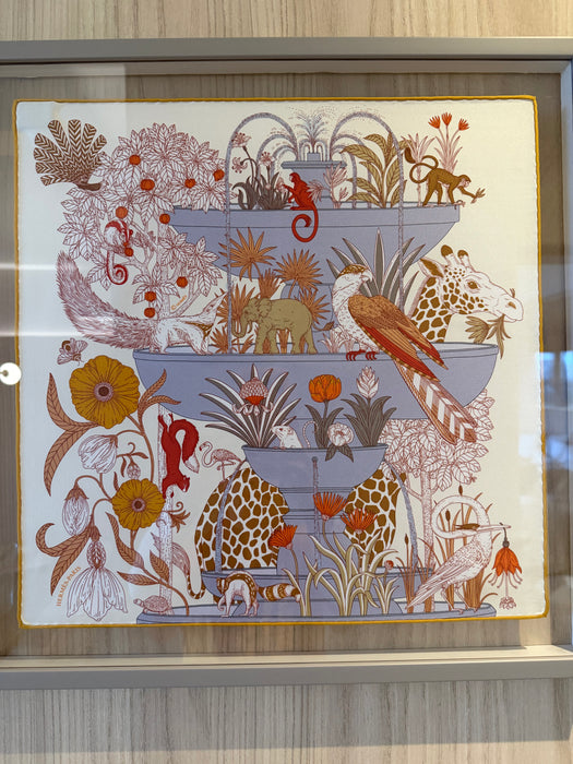 Quadro com Lenço Branco de Seda Hermès – Hermès Paris