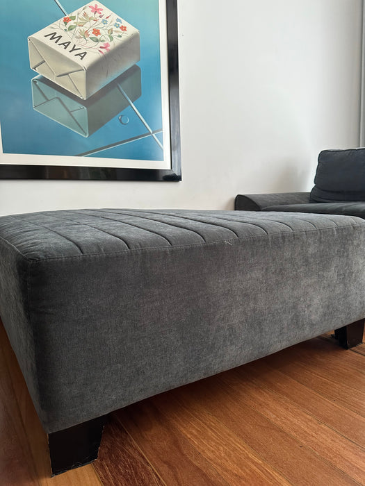 Sofá Retrátil com Pufe