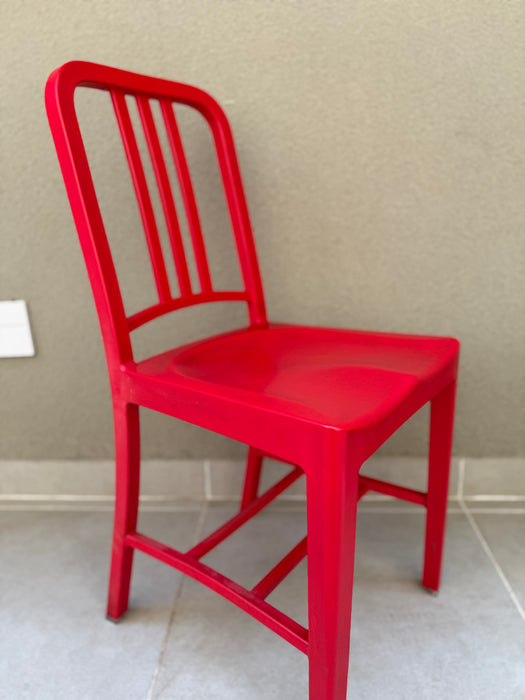 Par de Cadeiras “111 Navy” Vermelhas – Emeco