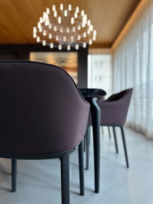 Conjunto com 8 Cadeiras “Soft Shell” com Braços – Ronan & Erwan Bouroullec para Vitra