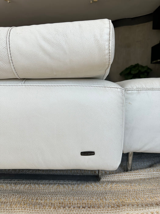 Sofá em Couro Reclinável com Pufe - Natuzzi