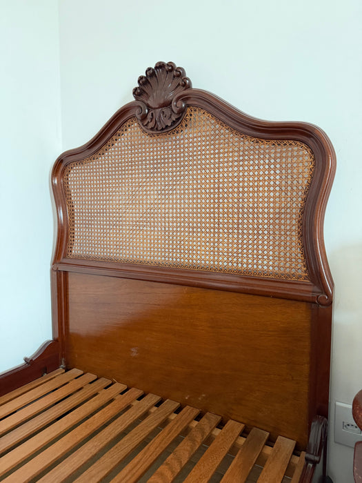 Cama de Solteiro Estilo Luís XV